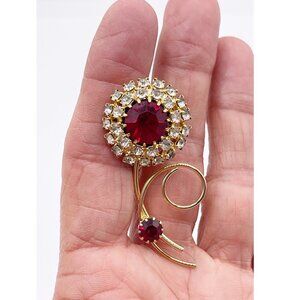 VTG Red Rhinestone Flower Brooch Gold Tone Halo Mid Century Floral Pin Approx 2”